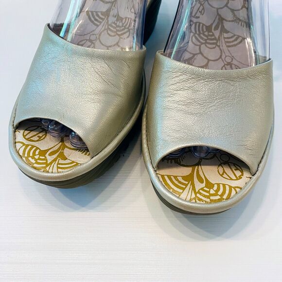 FLY London Women's Yula White Pearl Leather Wedge Pumps EU Size 37 US 6.5 / 7 - Picture 6 of 11